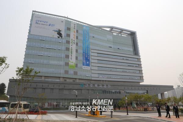 2039632632_qeJUNxK7_978b8a68c54f5a7672f4