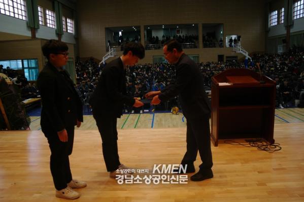 2039632632_VCt3anOX_e599fd51ec97f0cf3382