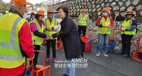 3531325196_qiom1eC8_31a43aef32eec80da7ae