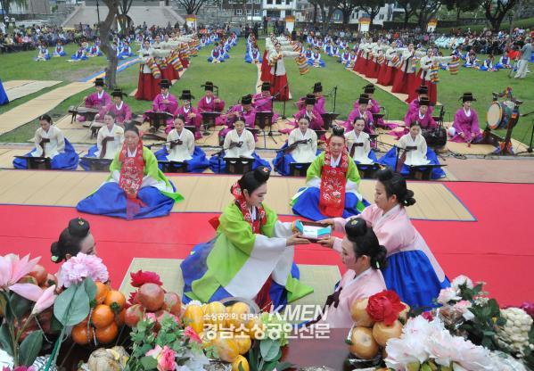 3717738889_NWCu2af1_52429c3decc76e04fe42