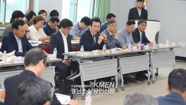 3717738889_RCKOTZid_876afcf1a209a3ad1e8d