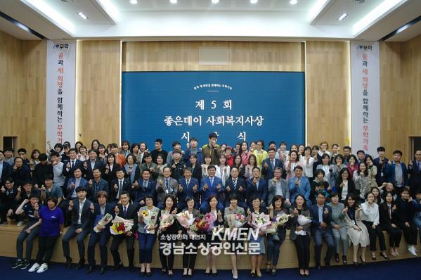 3717738889_UyNeYzVJ_1faa24985b1b2d537d89