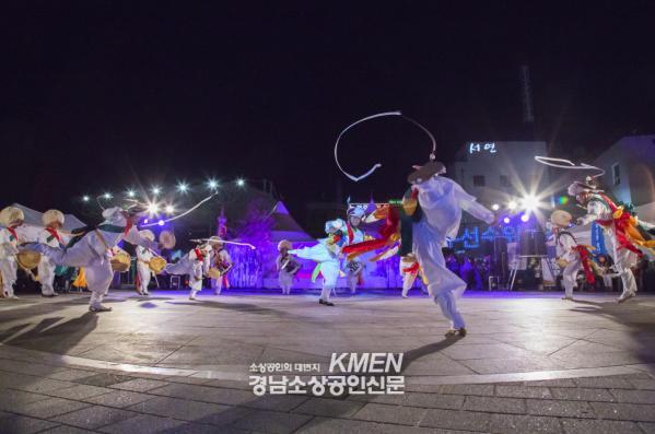 3717738889_pz5n1fP3_1843d658a8beade1545a