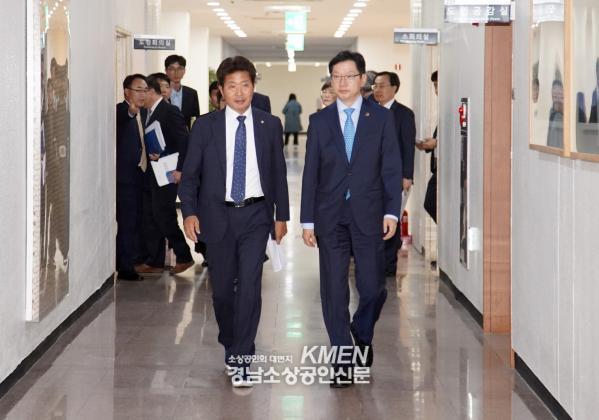 3717738889_x4wPWeSM_da05b6fabe71879f4311