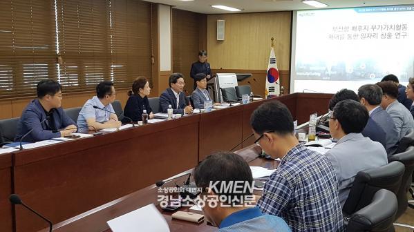 3717738977_Gq0vZ2sV_249de89fcd29846bbf6e