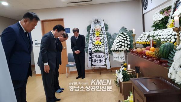 3717738977_TZho2564_988a5c77b4058dbe2387