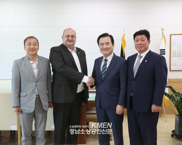 3717738977_dPQgB5zO_c8a5d7c78b76d3b101ef