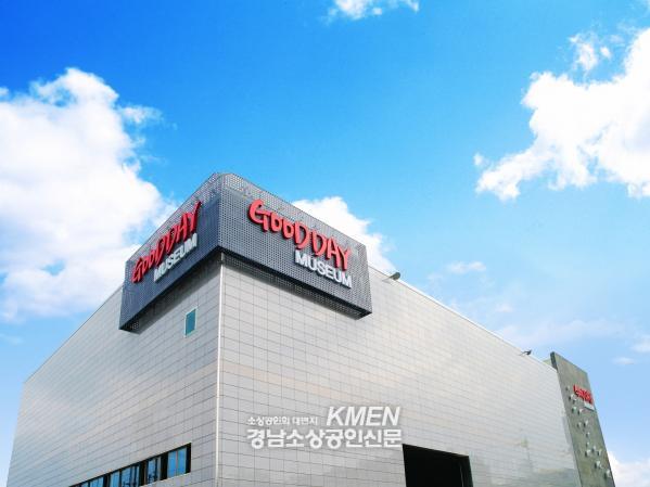 3717738977_r4lgn8az_6278166fb69bb8908e28