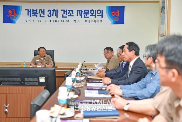 3717738977_E8Q2RYnL_a40f1e940c3961959a3b