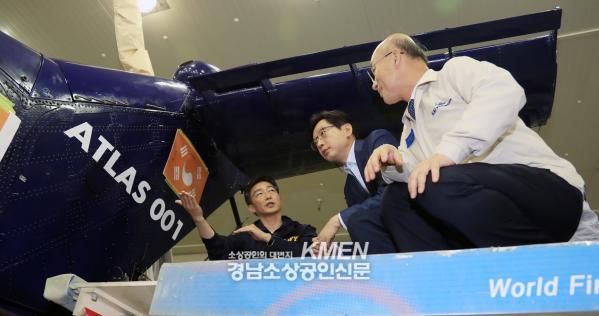 991336852_gvz7DOSY_badaf4da7a578b57382d9