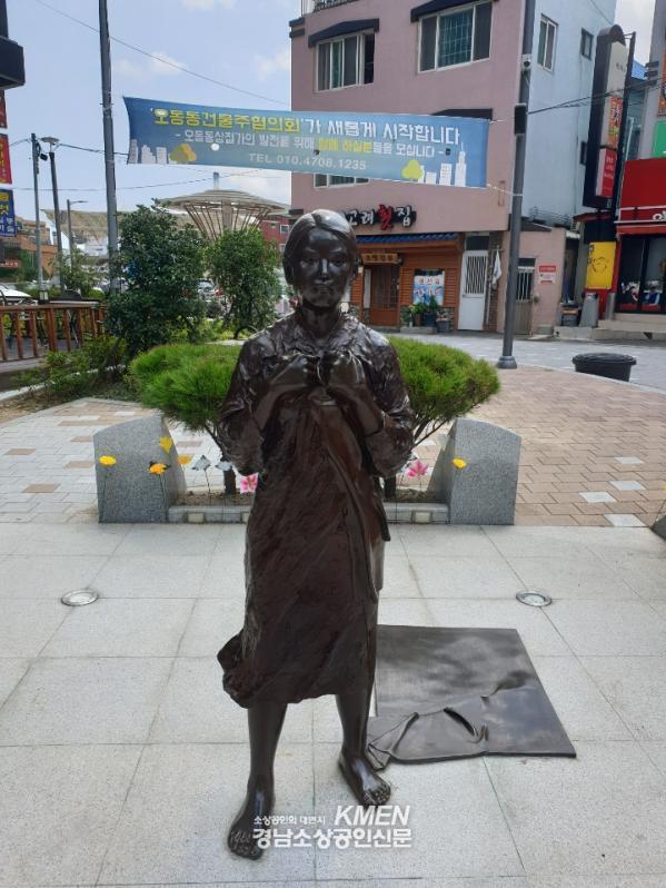 991336890_3plEPi2B_5ac5b2c29dc8a8ed1695a