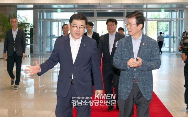 991336890_qRGuHh2F_2e5a7664bba9565d29471